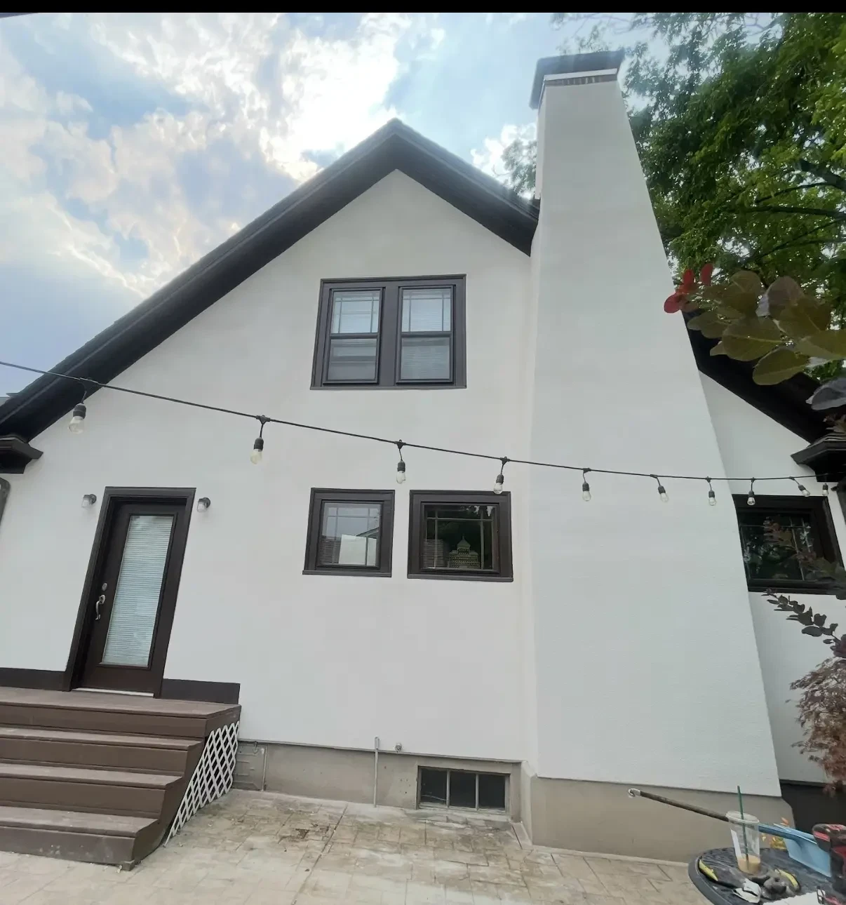 Modern stucco roofline detail