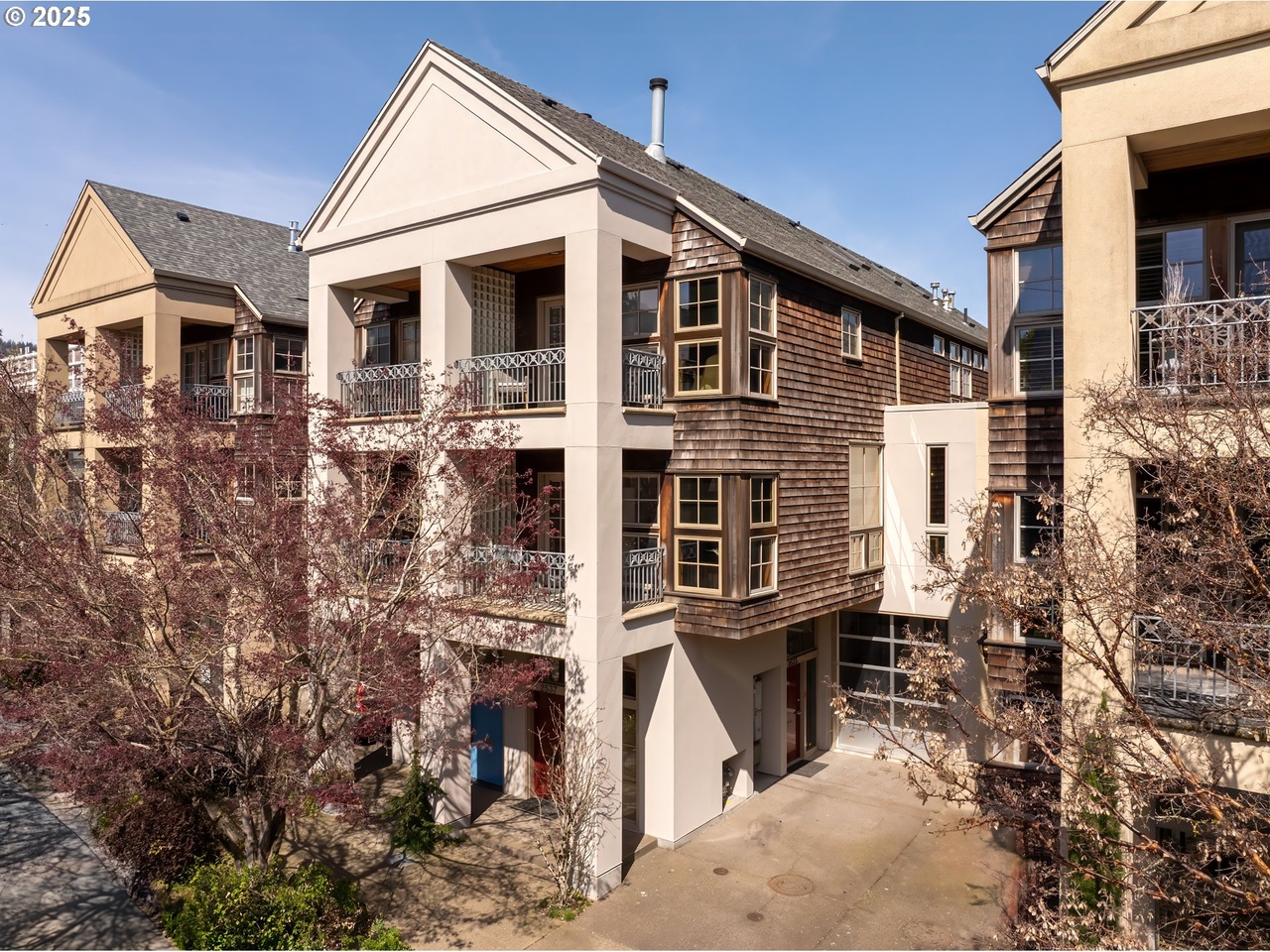 Luxury home stucco repairs